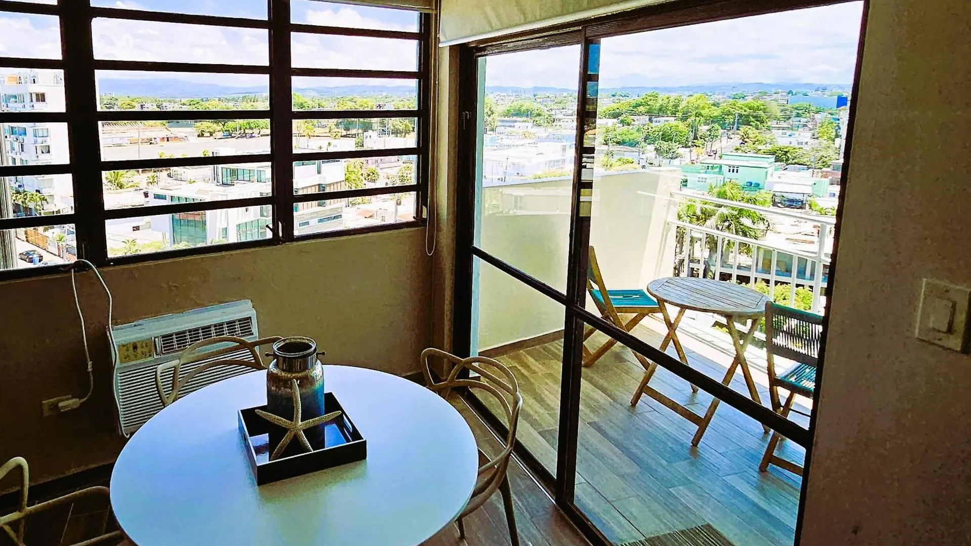 Oceanview Beach Block Balcony Ocean And City View San Juan Porto Rico